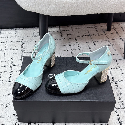 CC SS26 Mary Jane Pumps Black Blue Crocodile Embossed Patent Calfskin 679024