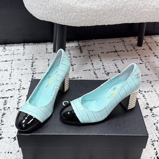 CC SS26 Pump Black Blue Crocodile Embossed Patent Calfskin 679029