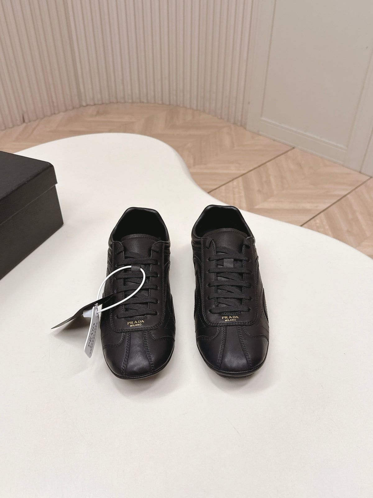 Prada 26ss German Training Black Glossy Leather 644220
