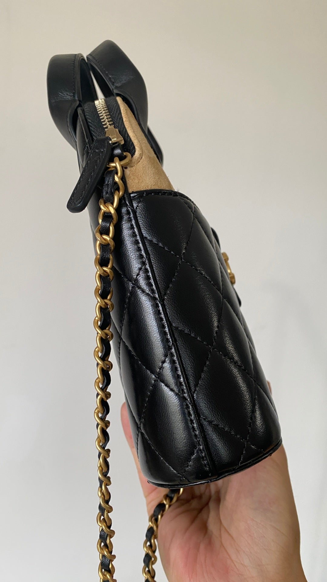 CC Clutch with chain 18 black brown suede calfskin