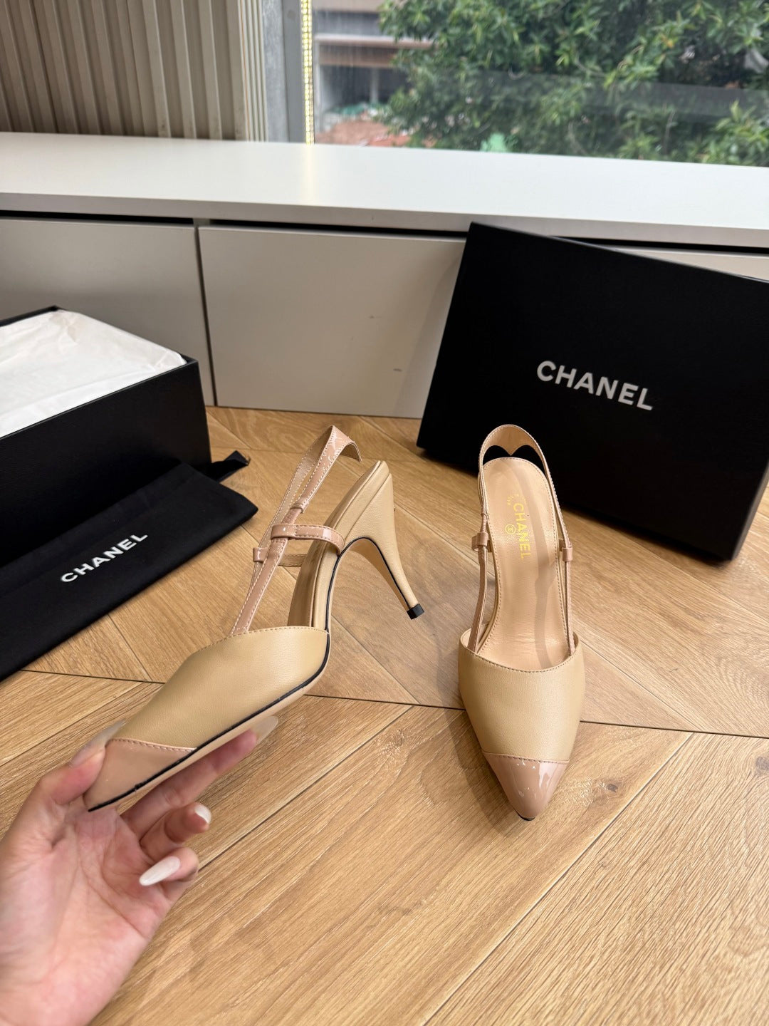 CC 26s Boutique Slingback Beige Suede Patent Leather 933118