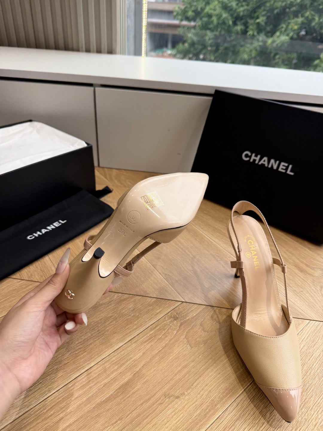 CC 26s Boutique Slingback Beige Suede Patent Leather 933118