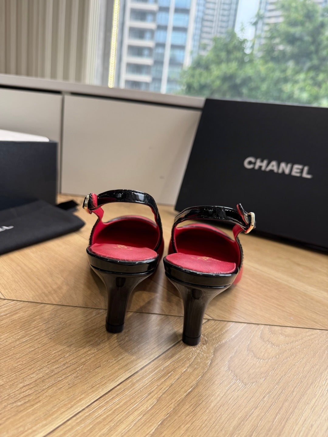 CC 26s Slingback Red Black Patent Leather 933123
