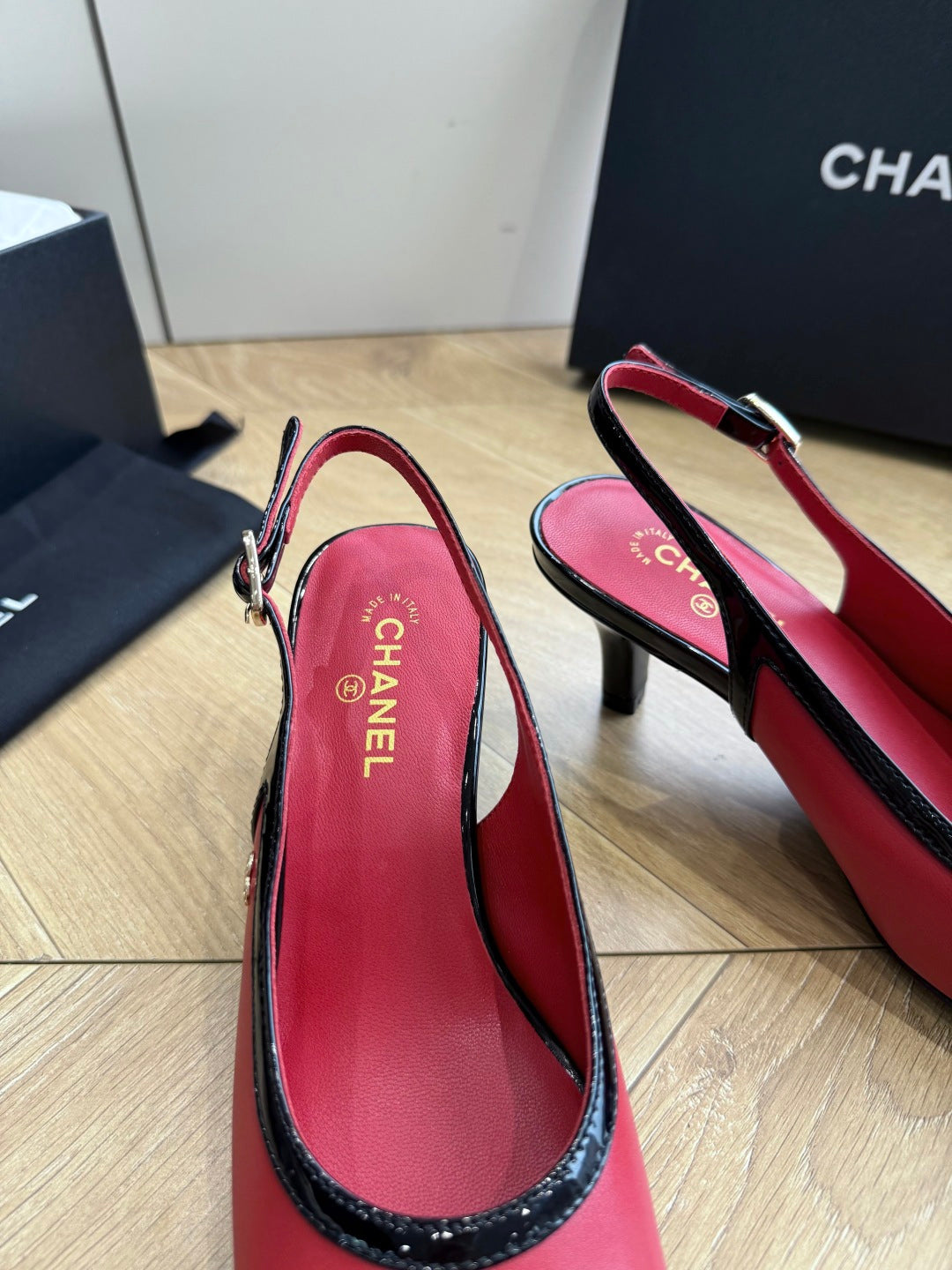CC 26s Slingback Red Black Patent Leather 933123