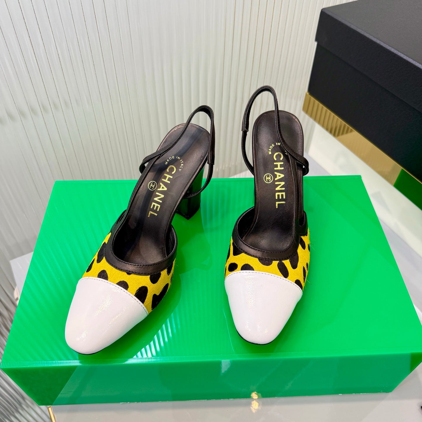 CC Slingback 9cm White Yellow Leopard-Print Leather 923847