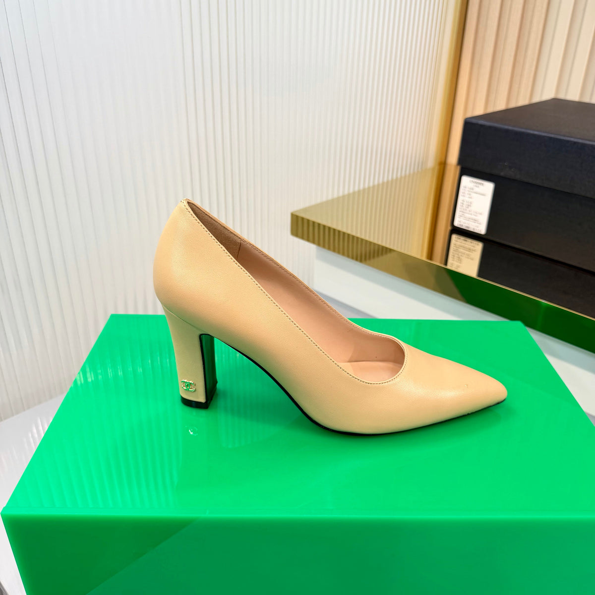 CC 26s Pumps 8.5cm Beige Lambskin 924311