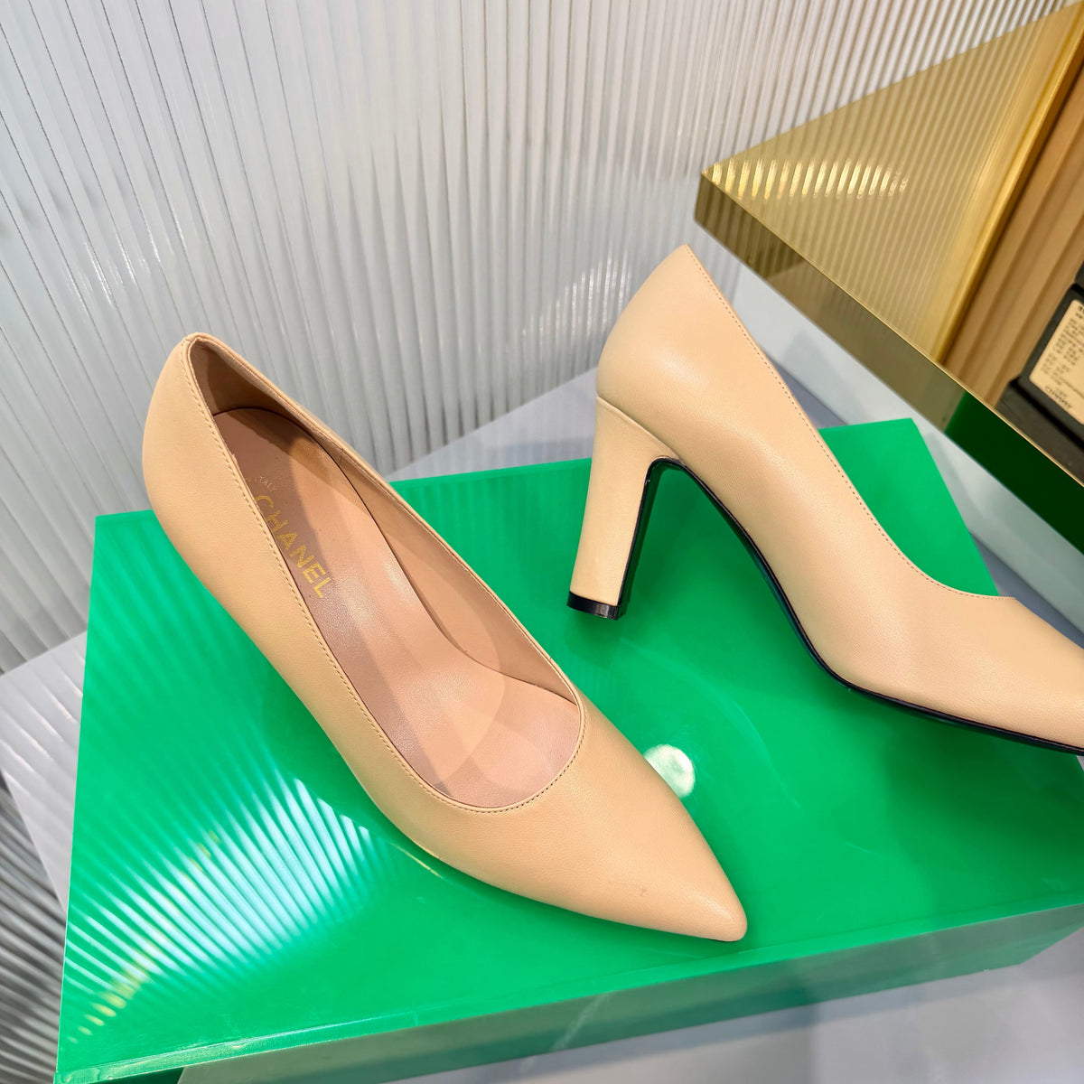 CC 26s Pumps 8.5cm Beige Lambskin 924311