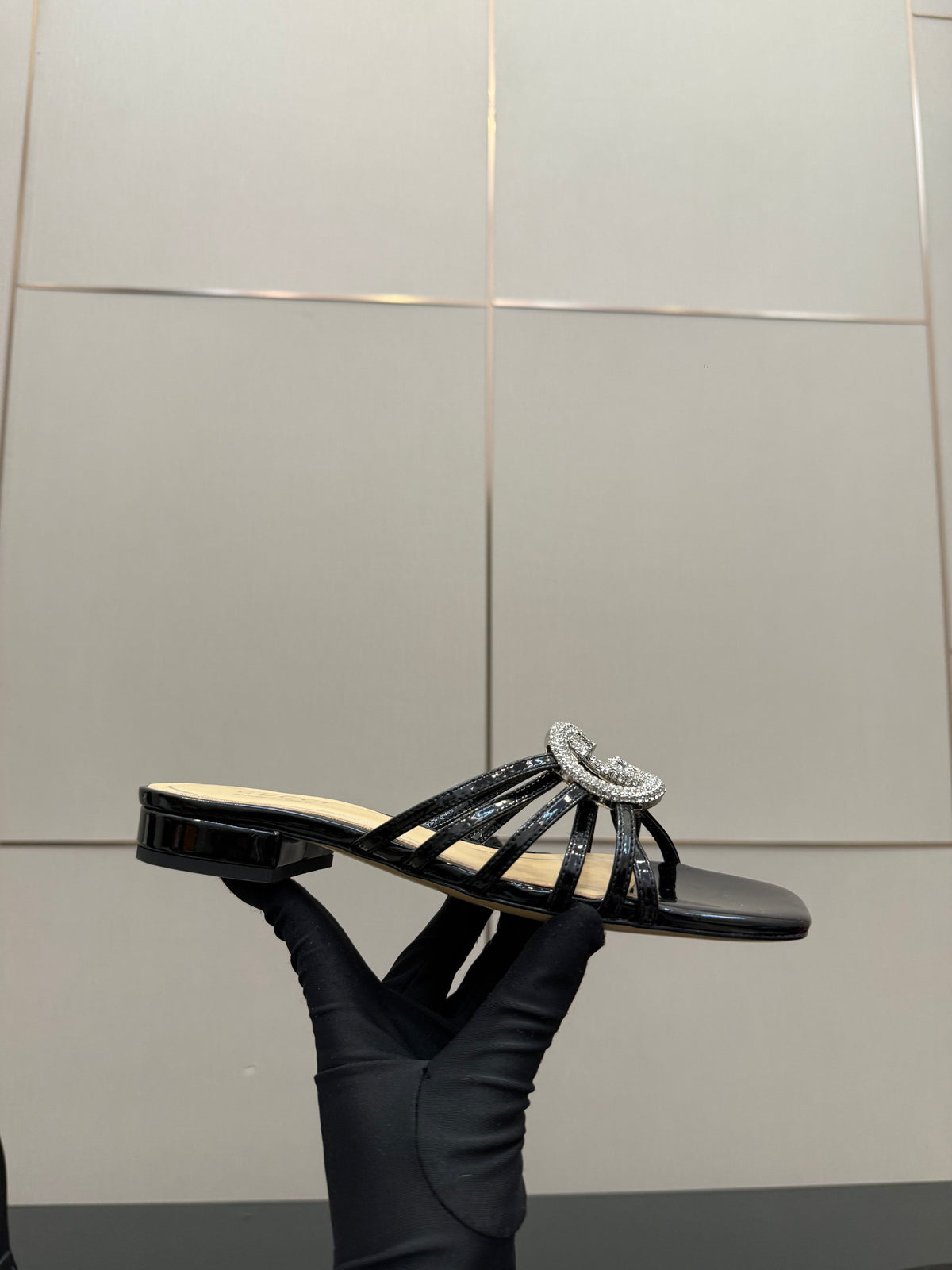 Women's Slide 25mm With Crystal Interlocking G Black Patent Leather