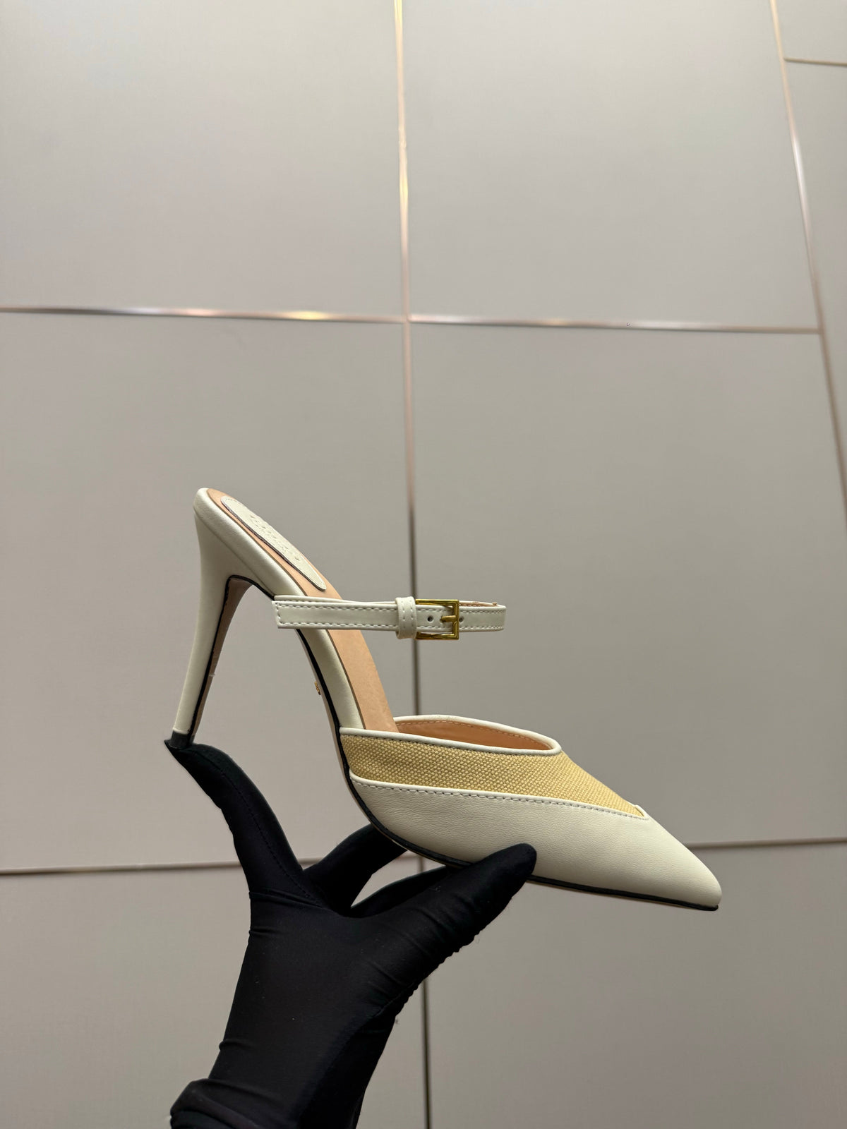 GG Pointed-Toe Mules 9.5cm Ivory Cowhide 725299
