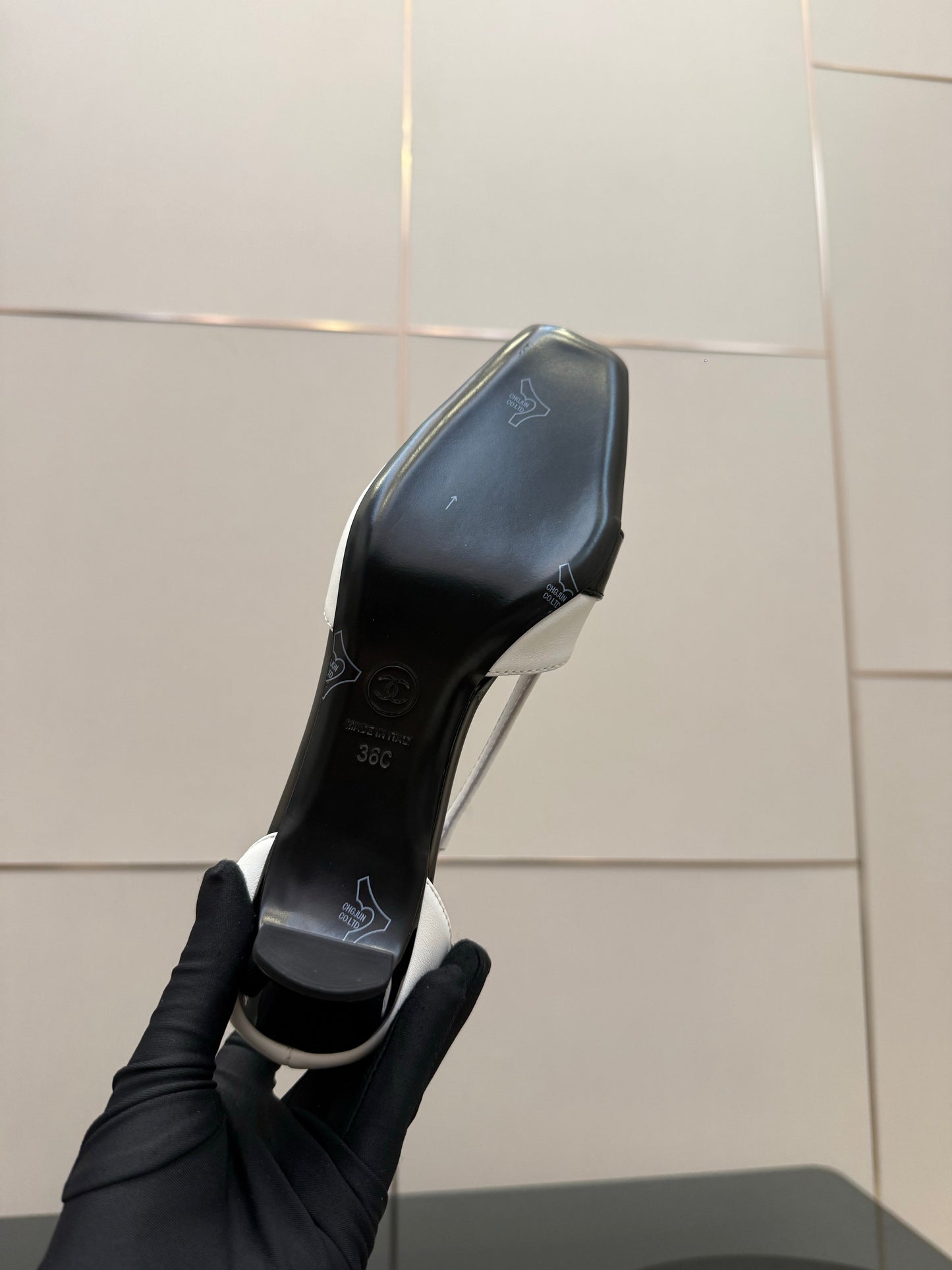 CC 26P Slingback 5cm White Black Lambskin Patent Leather 791606
