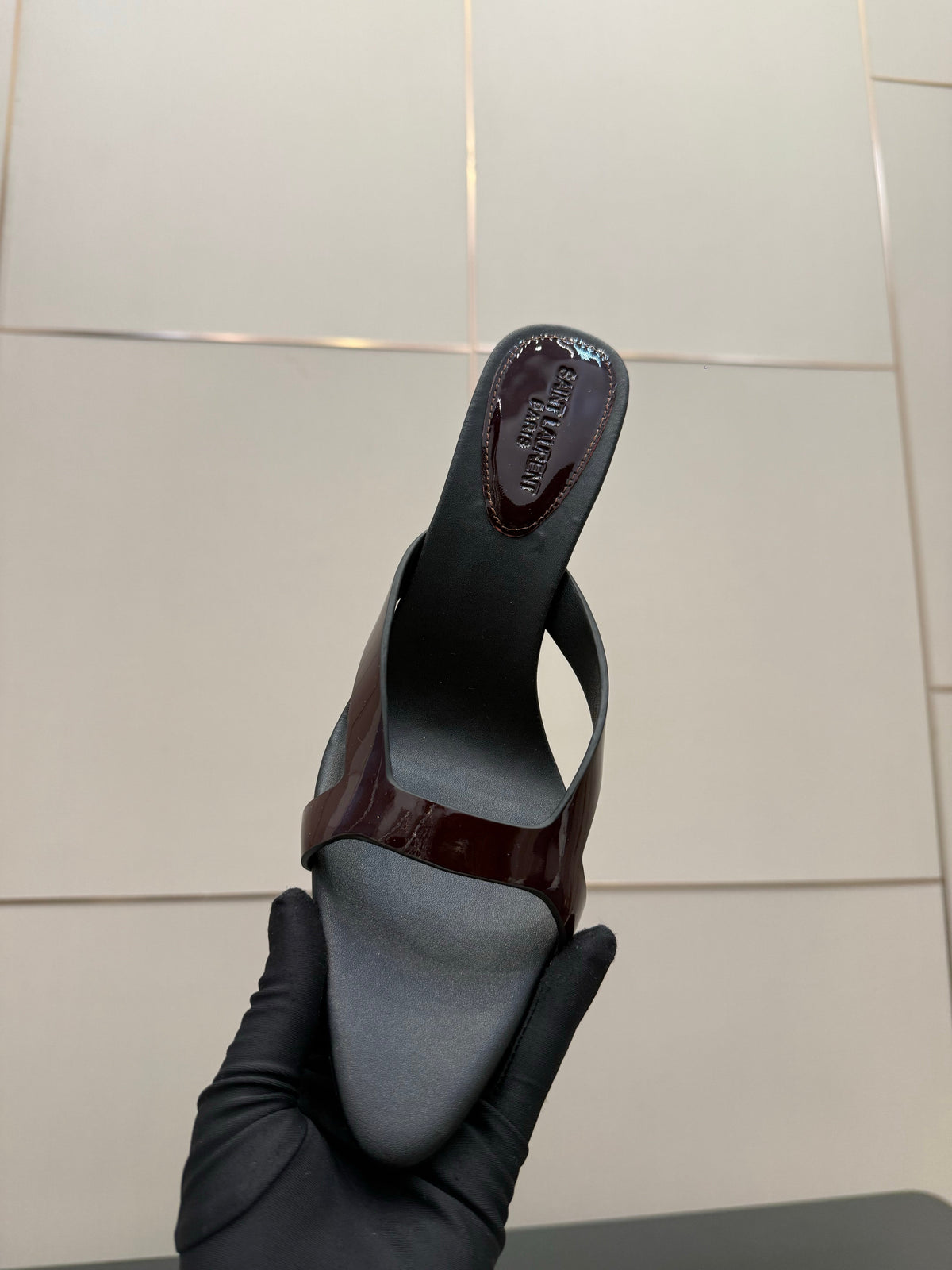 YSL Sandal 9cm Black Burgundy Cowhide 828246