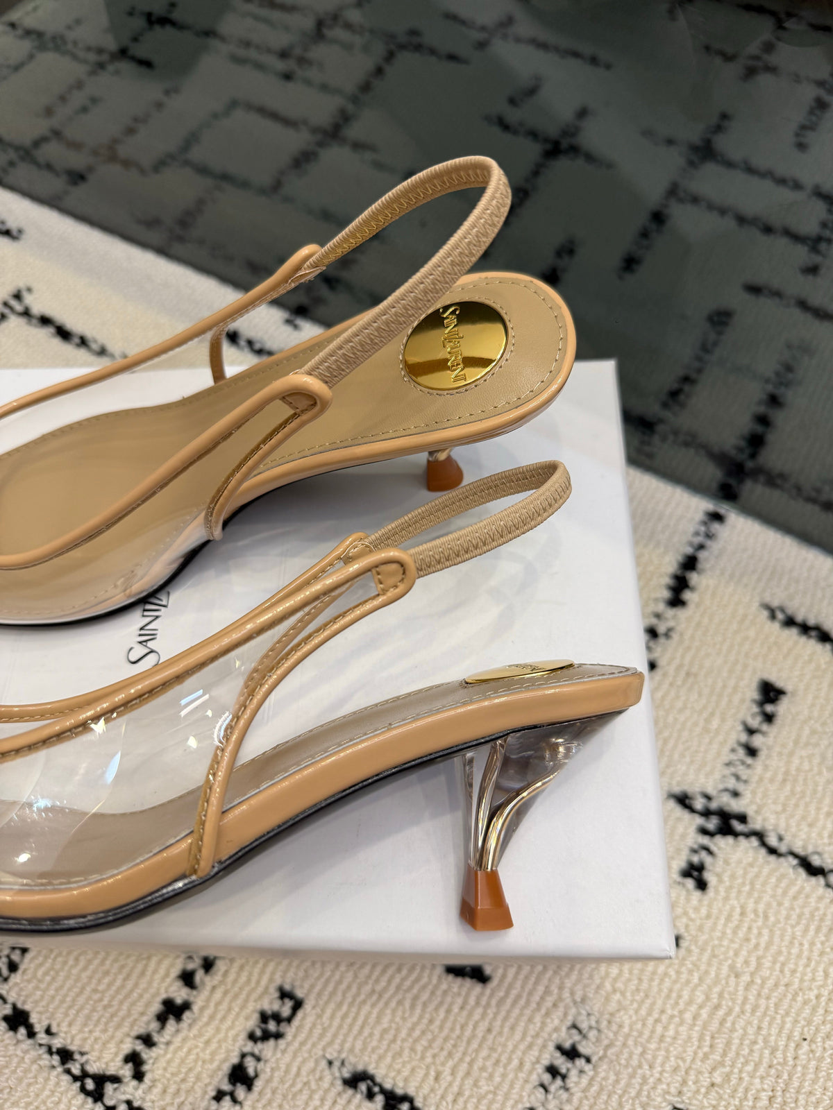 YSL Slingbacks Beige Patent Leather 894386