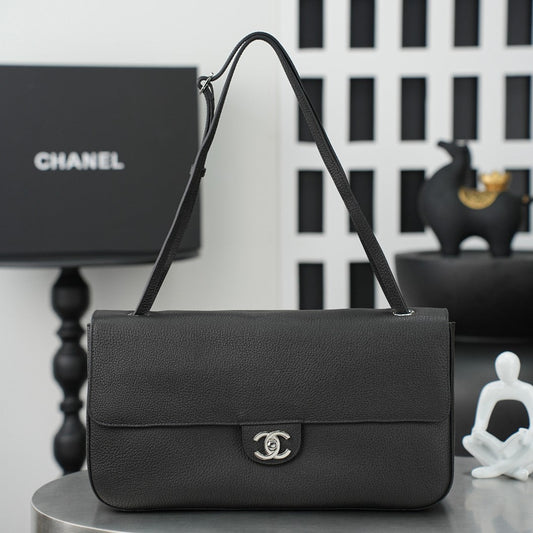CC 26s Maxi Flap Bag 32cm Black Calfskin SHW