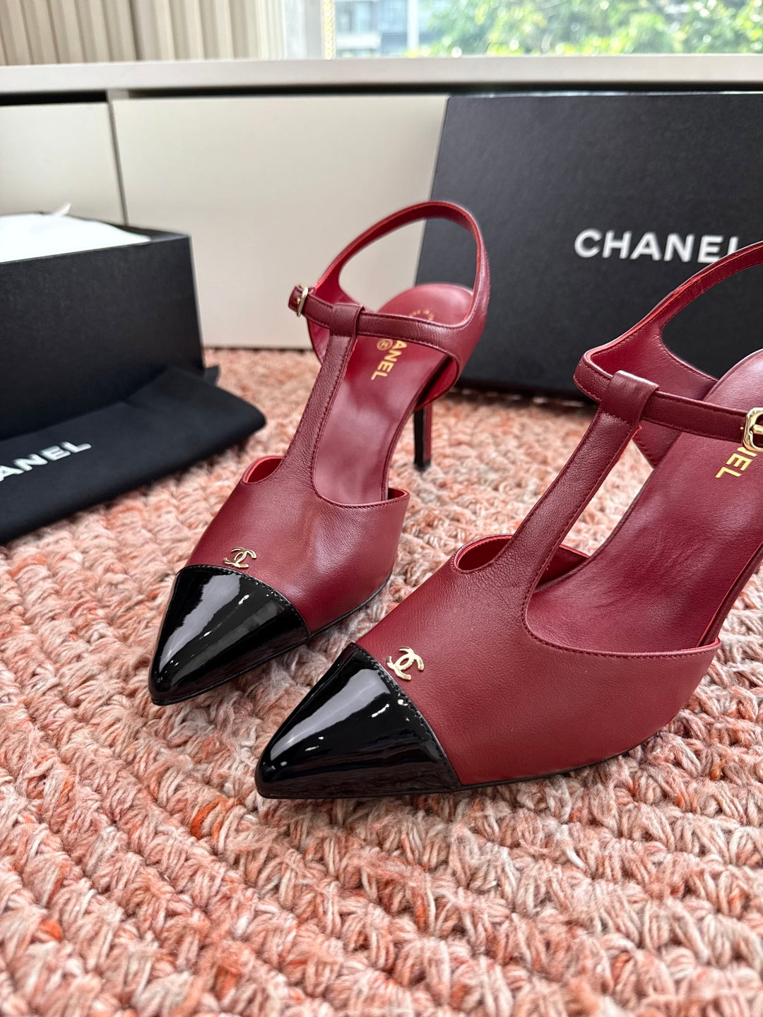 CC 26s T-Strap Slingback Pumps Burgundy Black Leather 933224