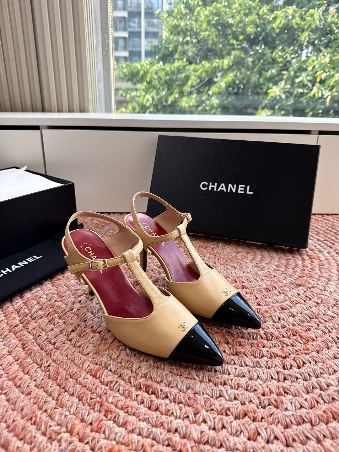 CC 26s T-Strap Slingback Pumps Beige Black Leather 933225