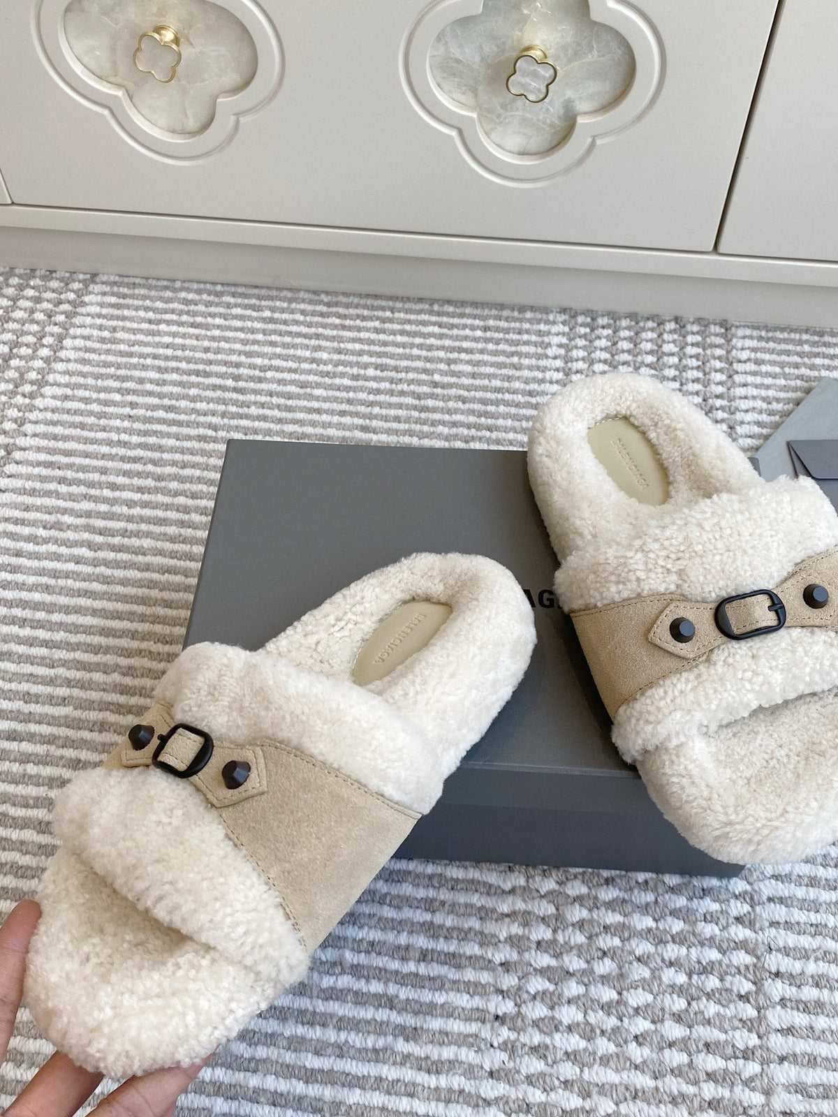 Balenciaga Classic Buckle Slippers White Taupe Wool 543003