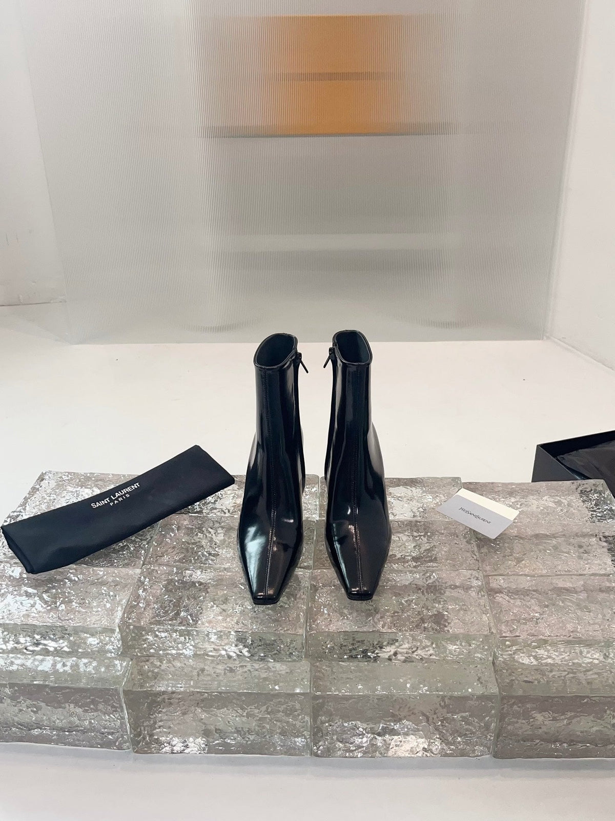 YSL 25 High-heeled Boot Black Cowhide 522267