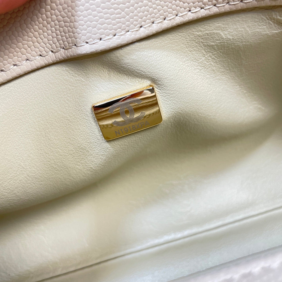 CC 26P Horizontal Coco Handle 32cm Beige Quited Caviar Leather