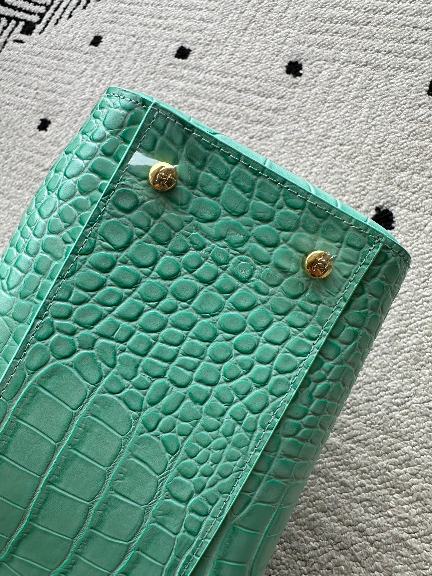 CC 2026 Small Shopping Bag 39cm Mint Green Crocodile Embossed Calfskin GHW
