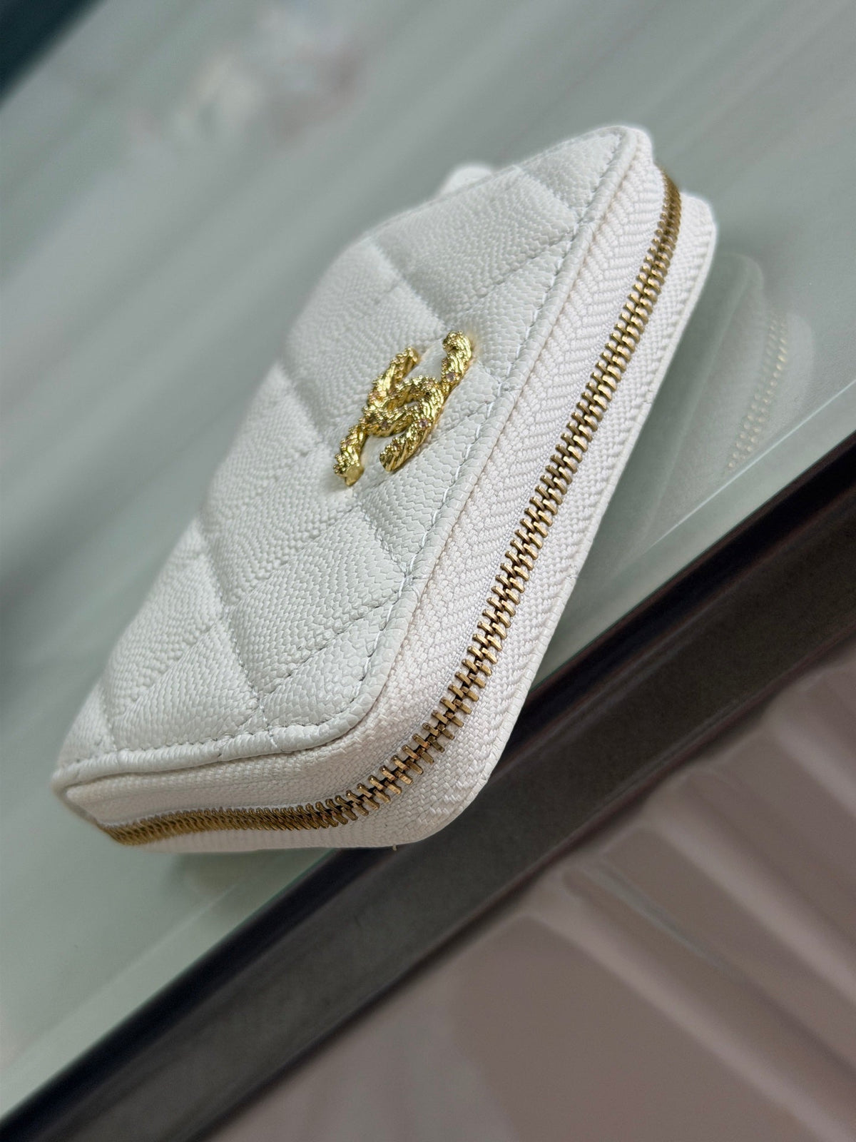 CC 26P Zipper Card Holder White Quited Caviar Leather