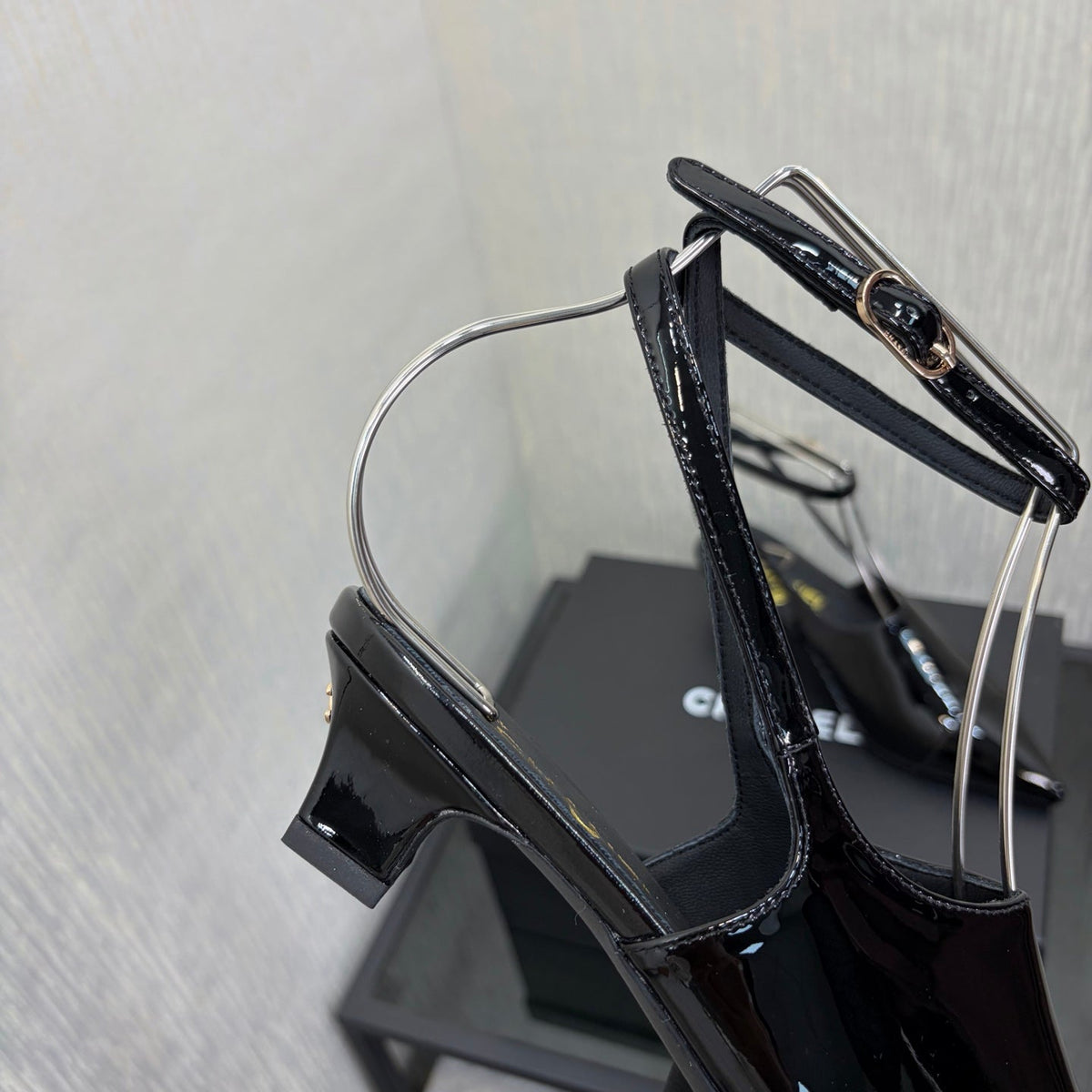 CC 2026 Slingback 4cm Black Patent Leather 688712