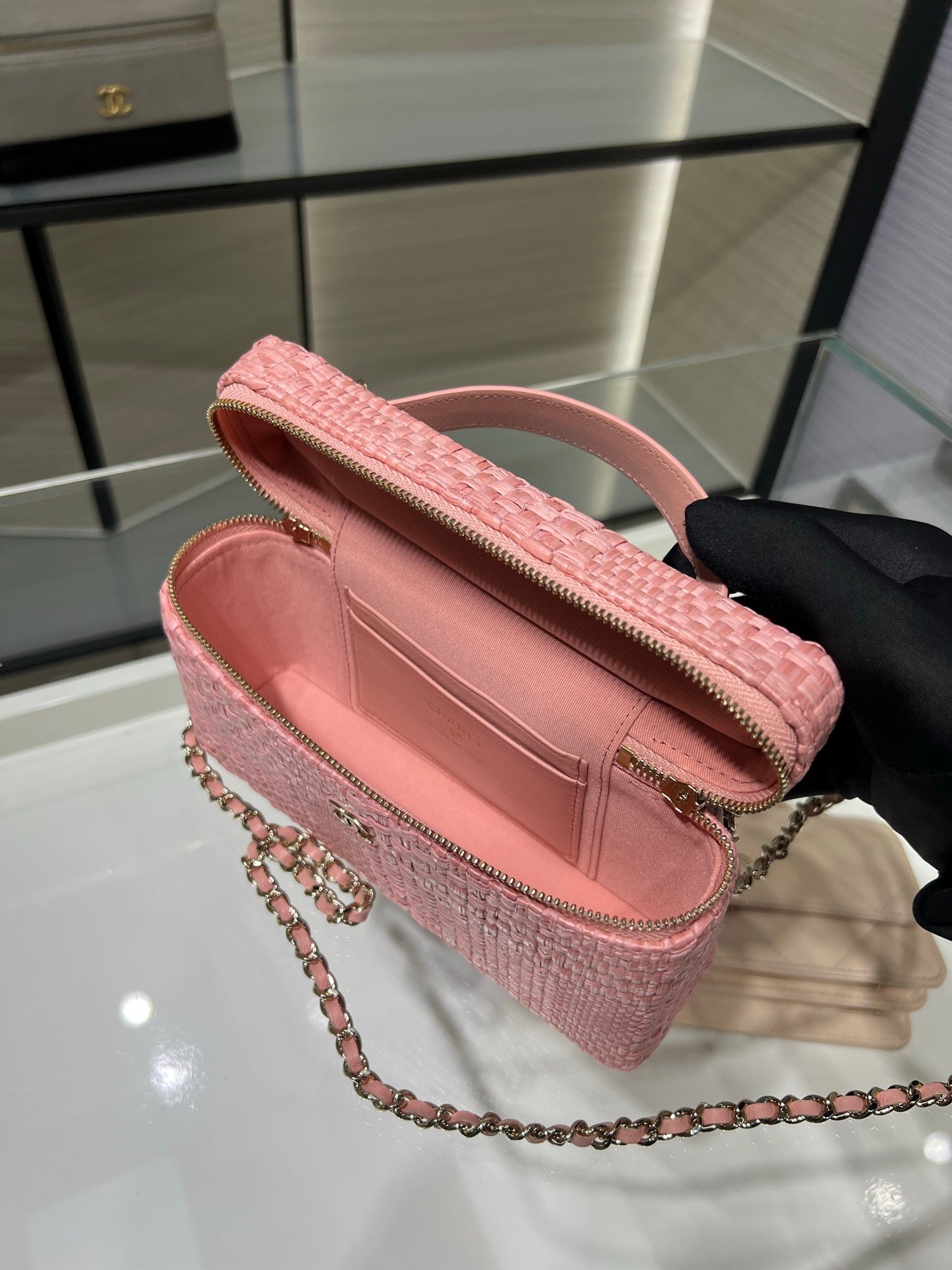 CC Top Handle Long Vanity Case 16cm Light Pink Woven Straw