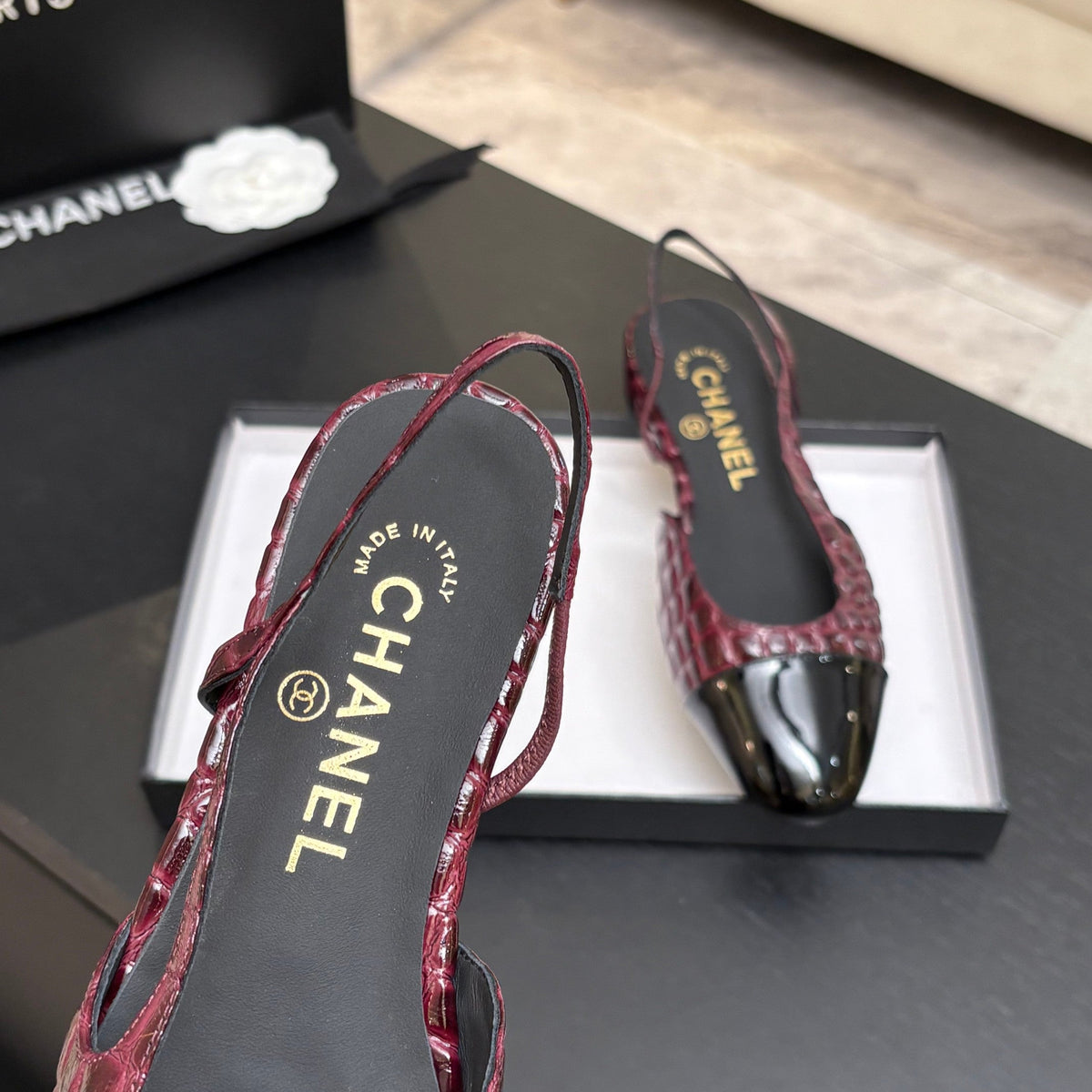 CC 26s Classic Slingback Flat Black Red Crocodile Embossed Patent Leather 907635