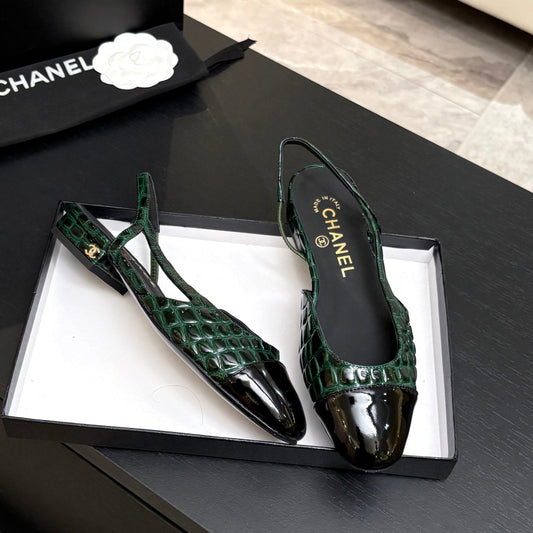 CC 26s Classic Slingback Flat Crocodile Embossed Patent Leather 907638