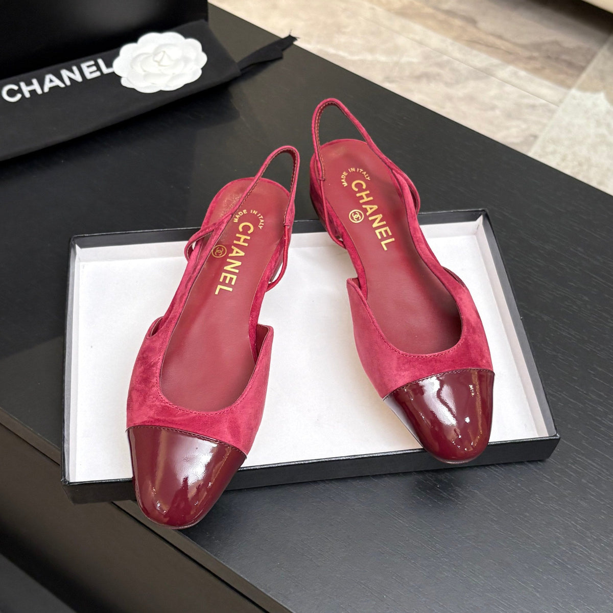 CC 26s Classic Slingback Flat Red Suede Patent Leather 907643