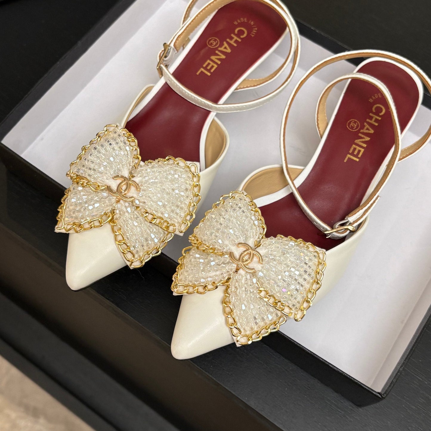 CC 26P Rhinestone-Encrusted Bow Slingback White Leather 907740