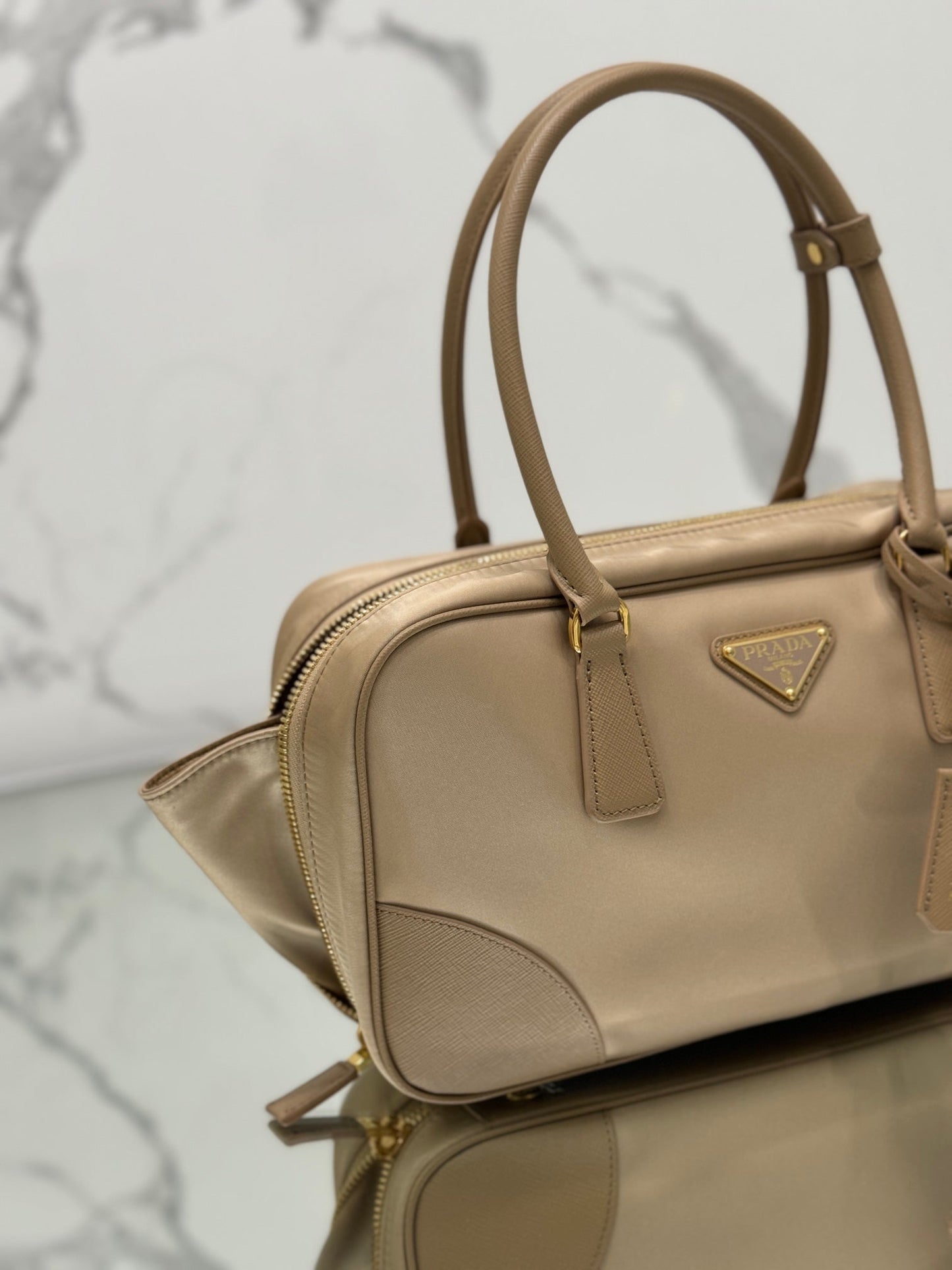 LARGE TOP HANDLE BAG 35 IN DRIED MOSS NYLON AND CALFSKIN TRIM