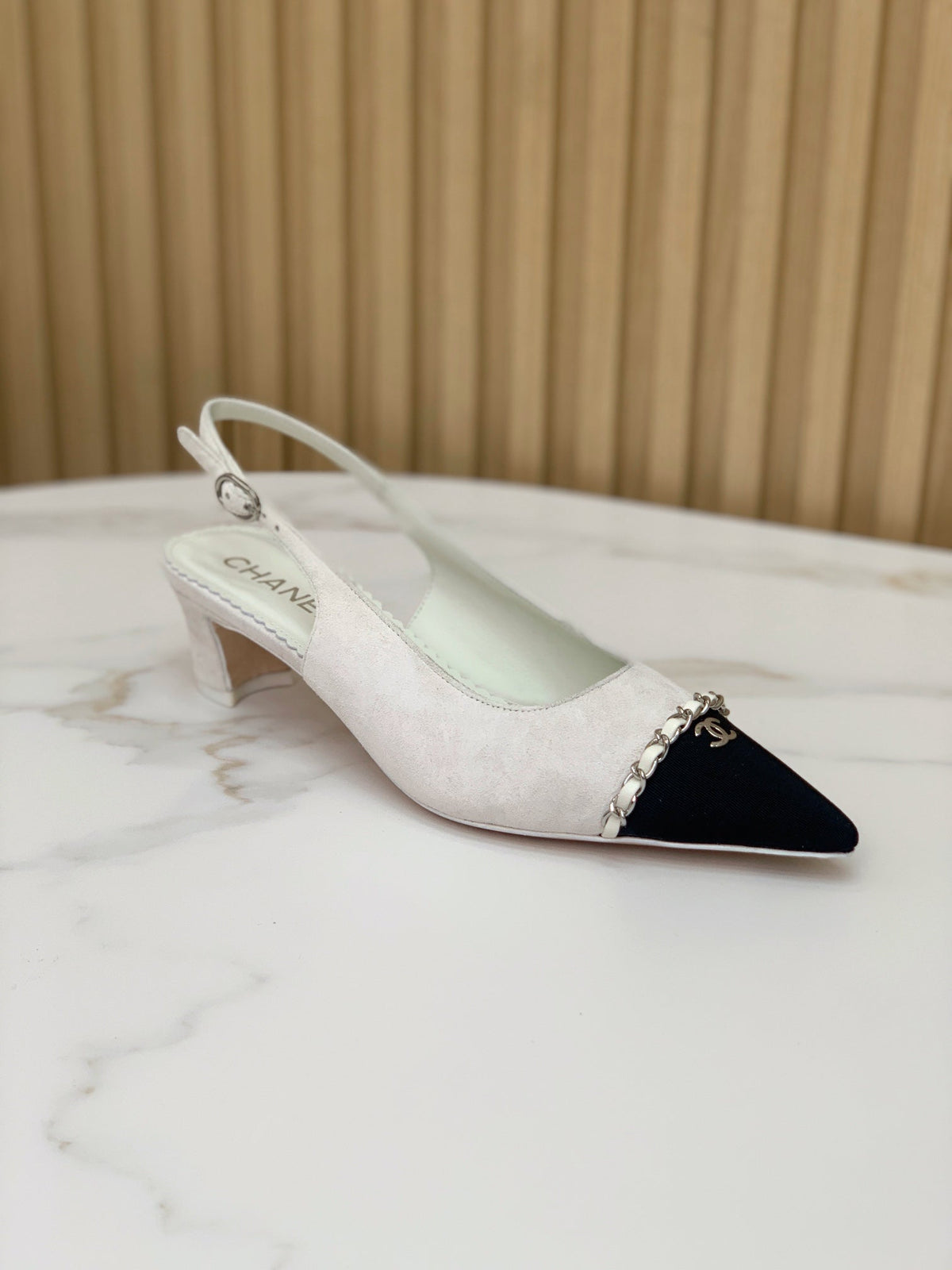 CC 26s Slingback 4.5cm Chain Light Grey Suede 792604