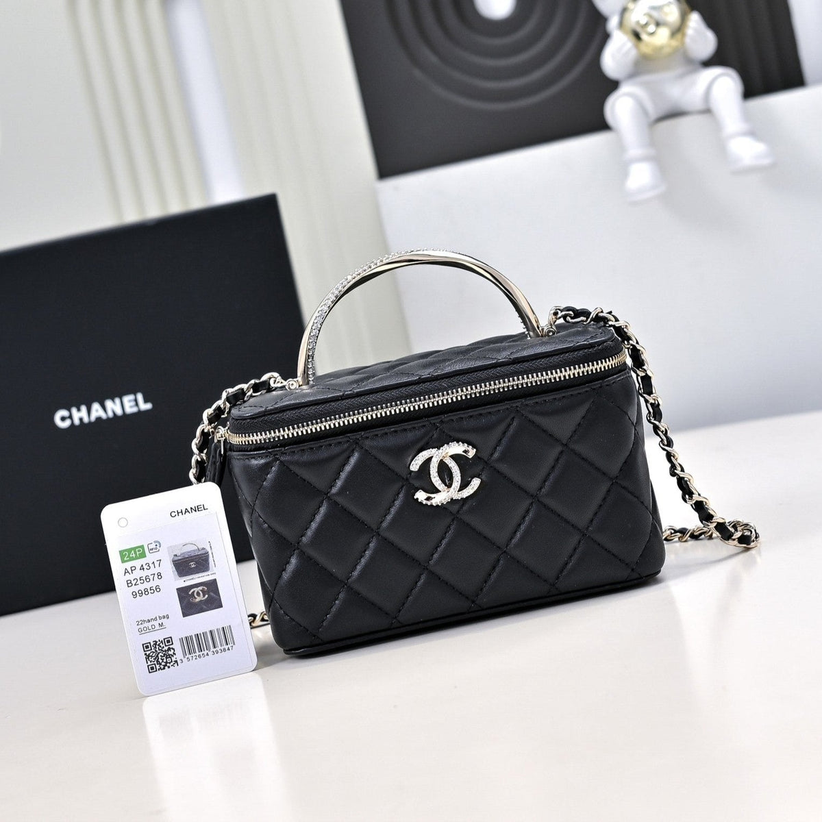 CC 24K Vanity Top Handle 17cm Black Lambskin Silver Hardware