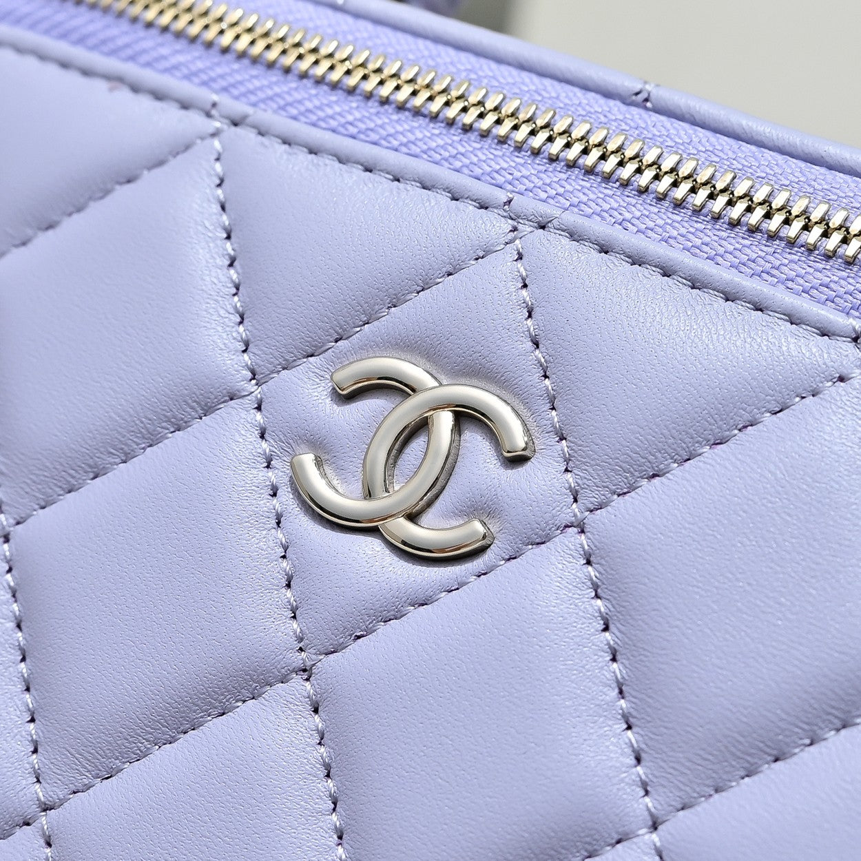 CC 26s Vanity Case Light Purple Quilted Lambskin 286290