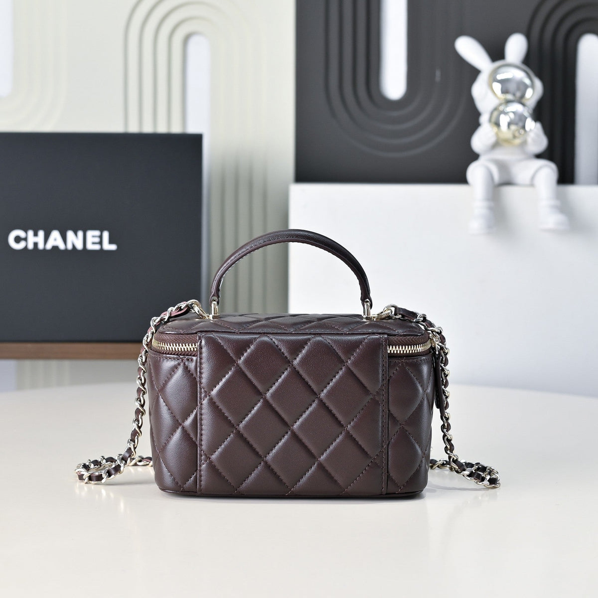 CC 26s Vanity Case Chocolate Quilted Lambskin 286283