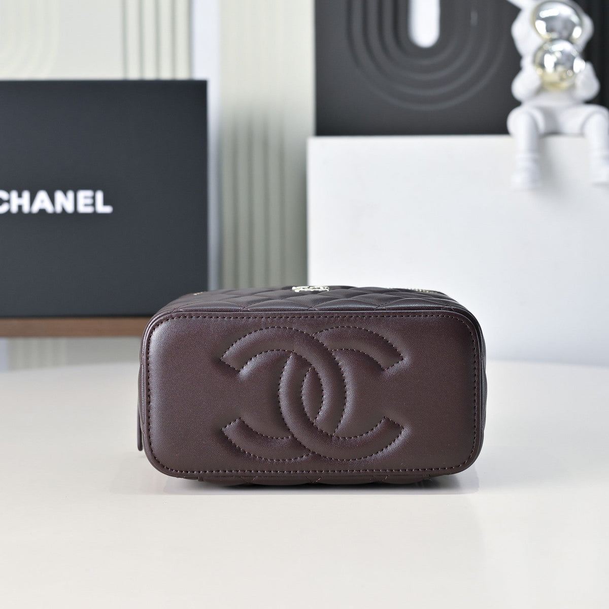 CC 26s Vanity Case Chocolate Quilted Lambskin 286283