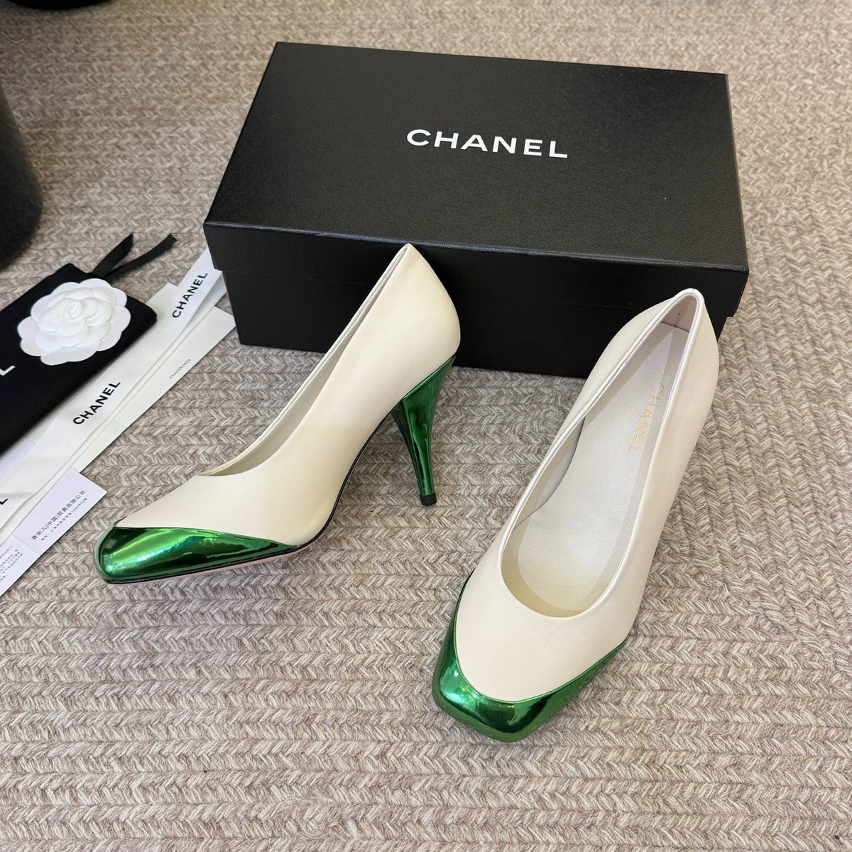 CC 26s Square Toe Pump White Green Sheepskin 835676