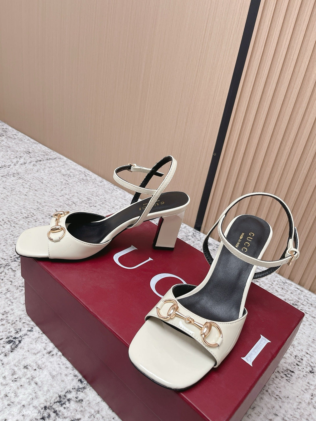 GG Signora Sandals 8.5cm White Shiny Leather 752219