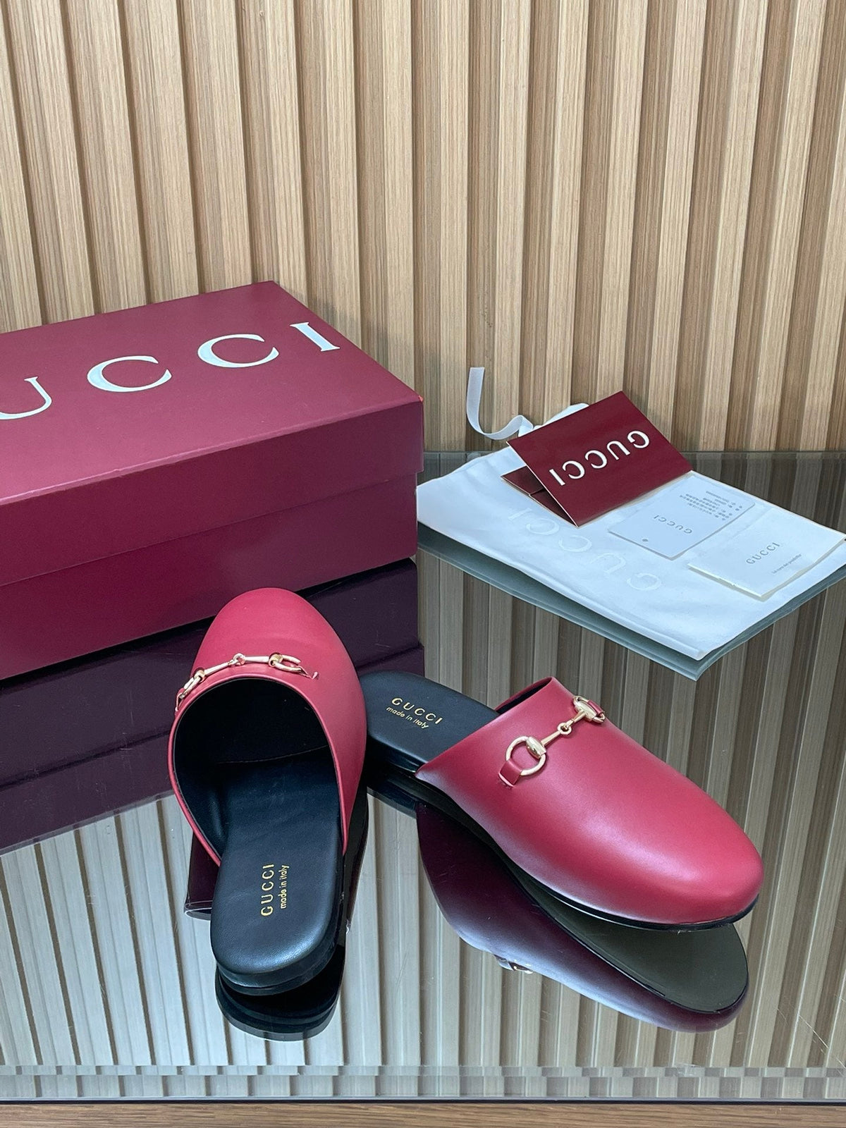 Gucci 25 Horsebit Mule Red Gold Cowhide 563084
