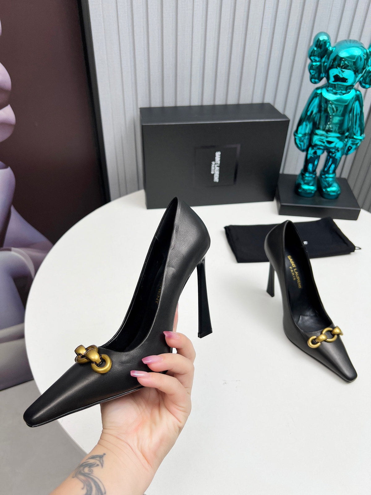 YSL Hermione Pump 11cm Black Sheepskin 680399
