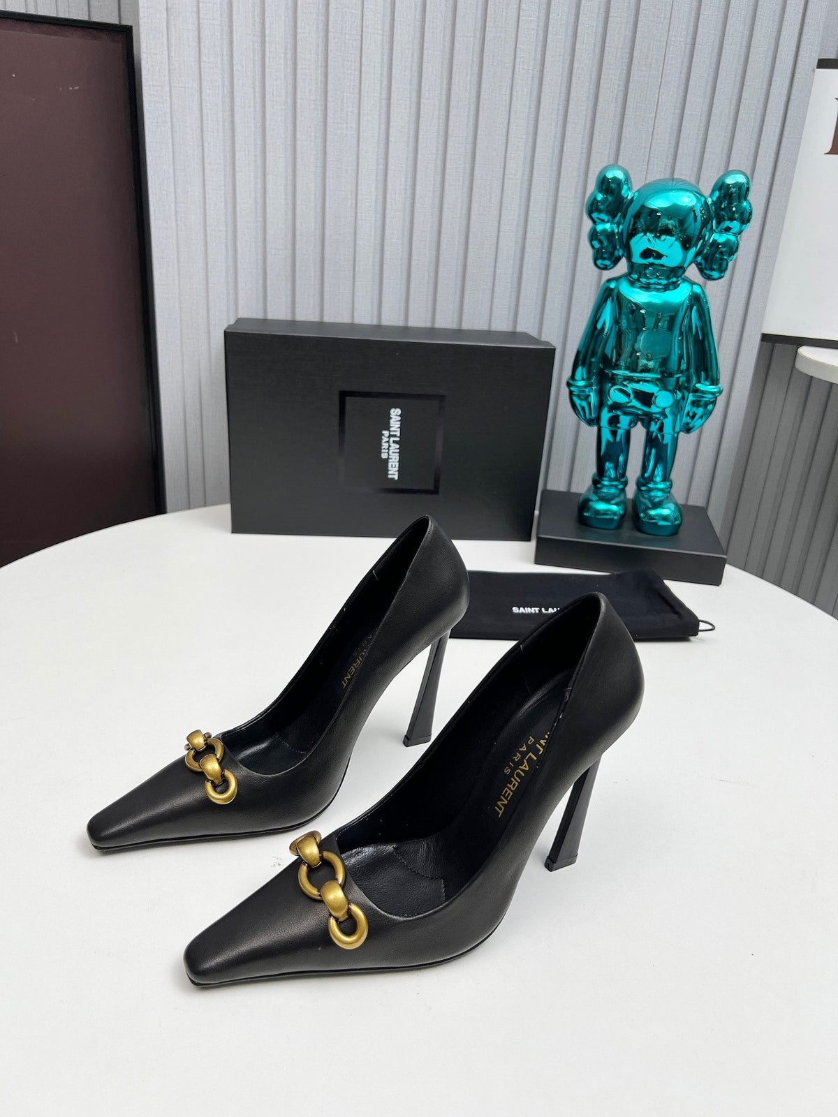 YSL Hermione Pump 11cm Black Sheepskin 680399