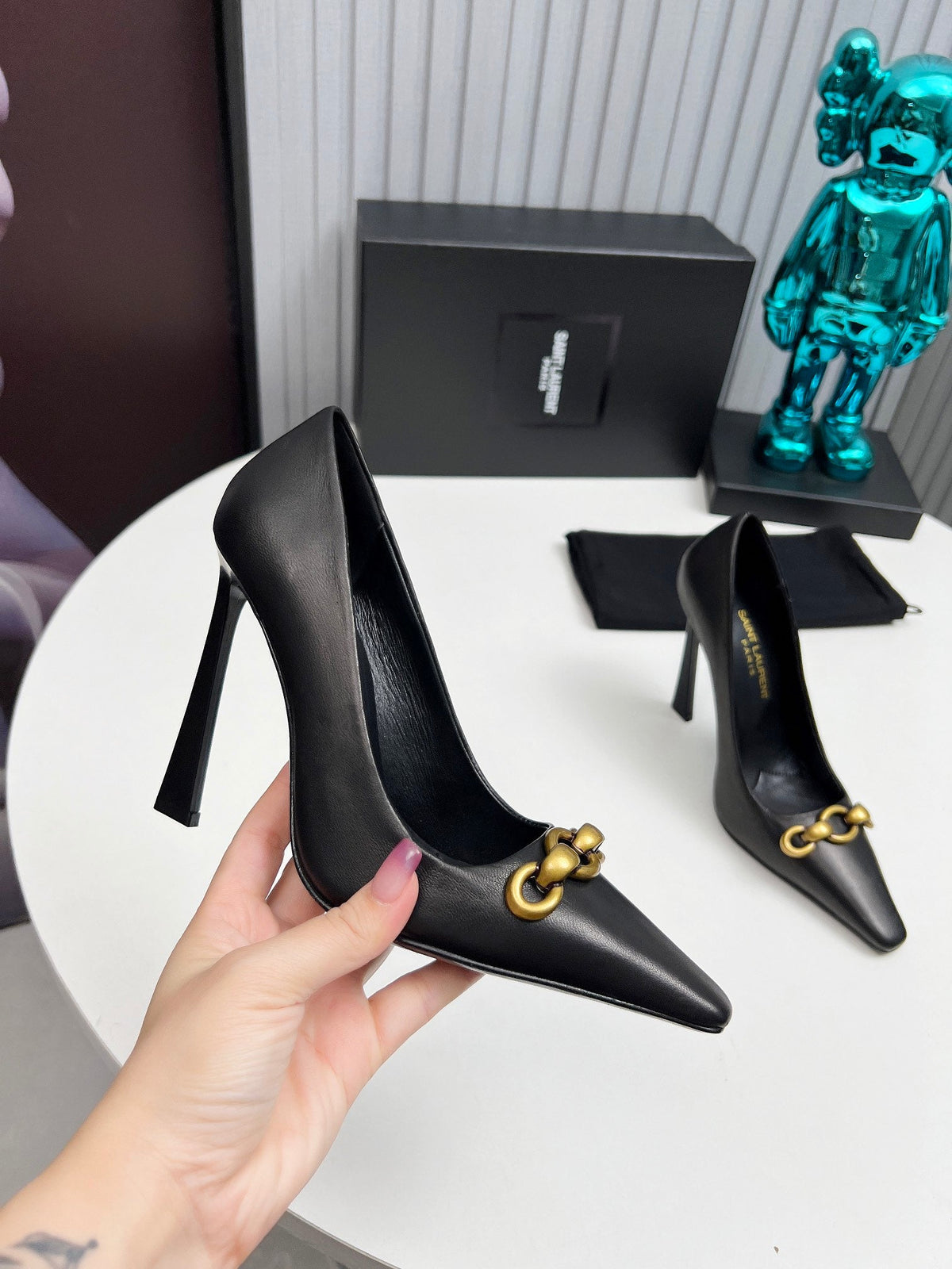 YSL Hermione Pump 11cm Black Sheepskin 680399