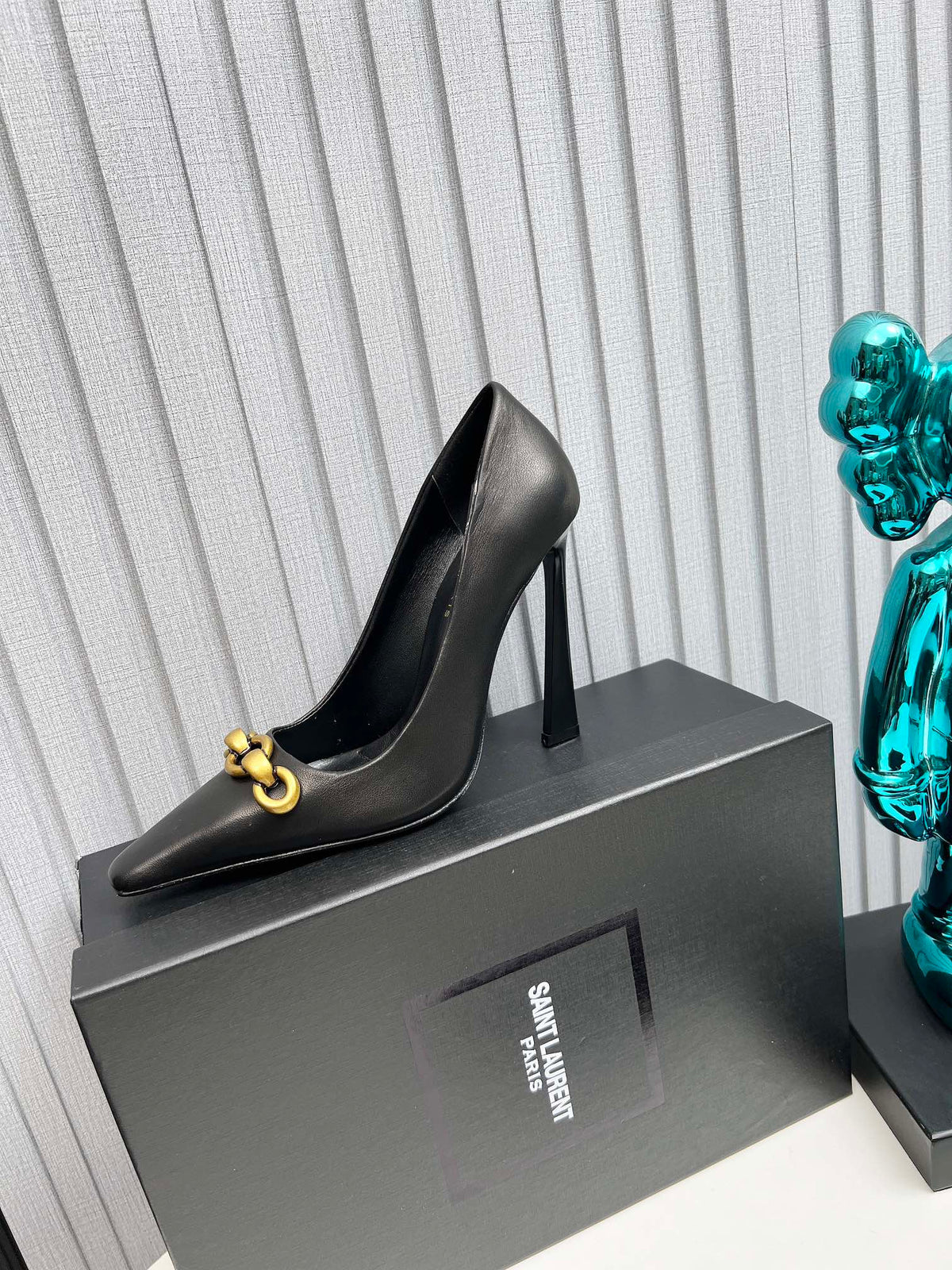 YSL Hermione Pump 11cm Black Sheepskin 680399