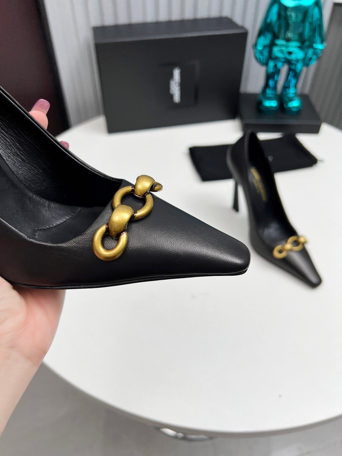 YSL Hermione Pump 11cm Black Sheepskin 680399