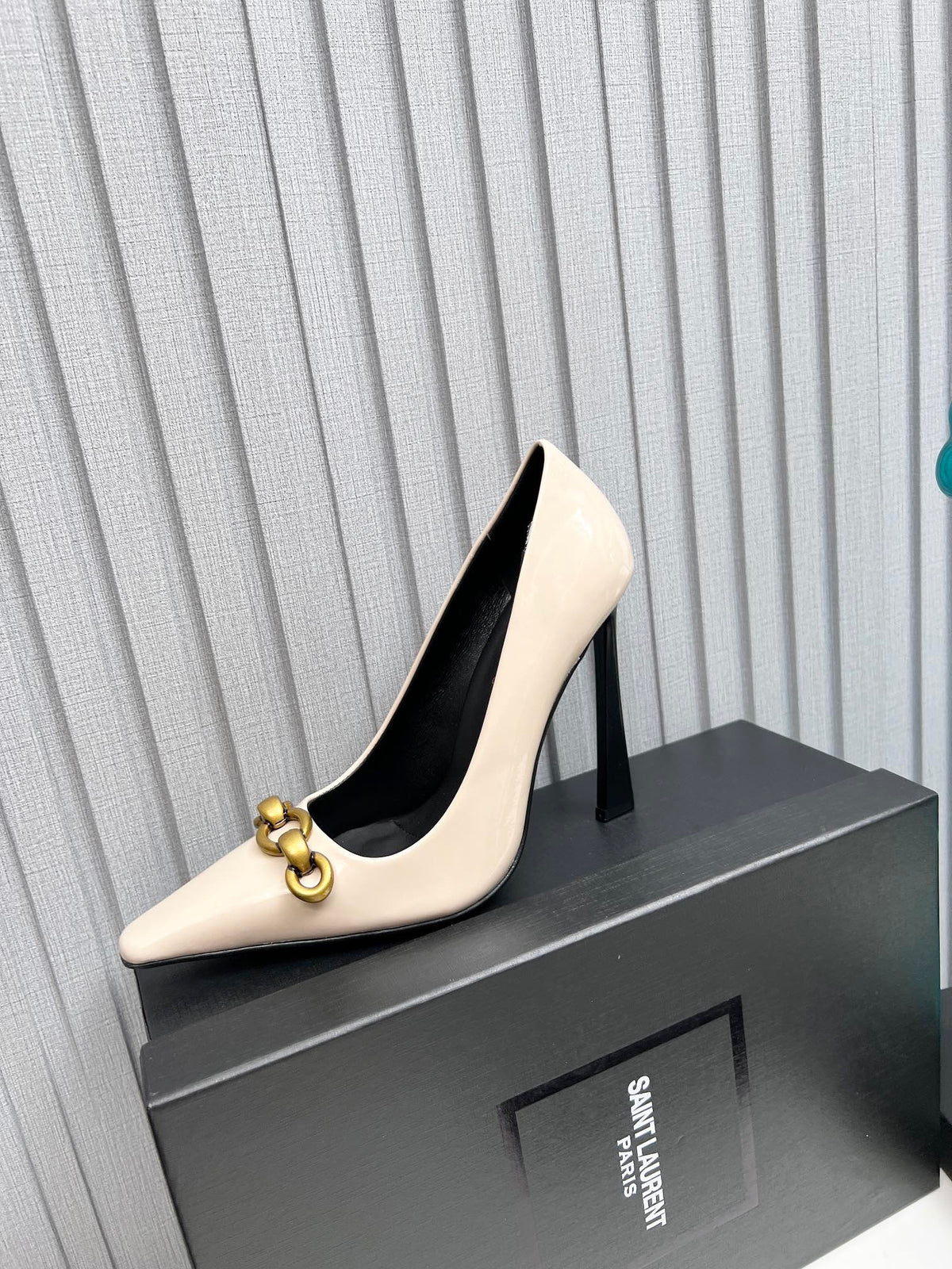 YSL Hermione Pump 11cm Beige Patent Leather 680400