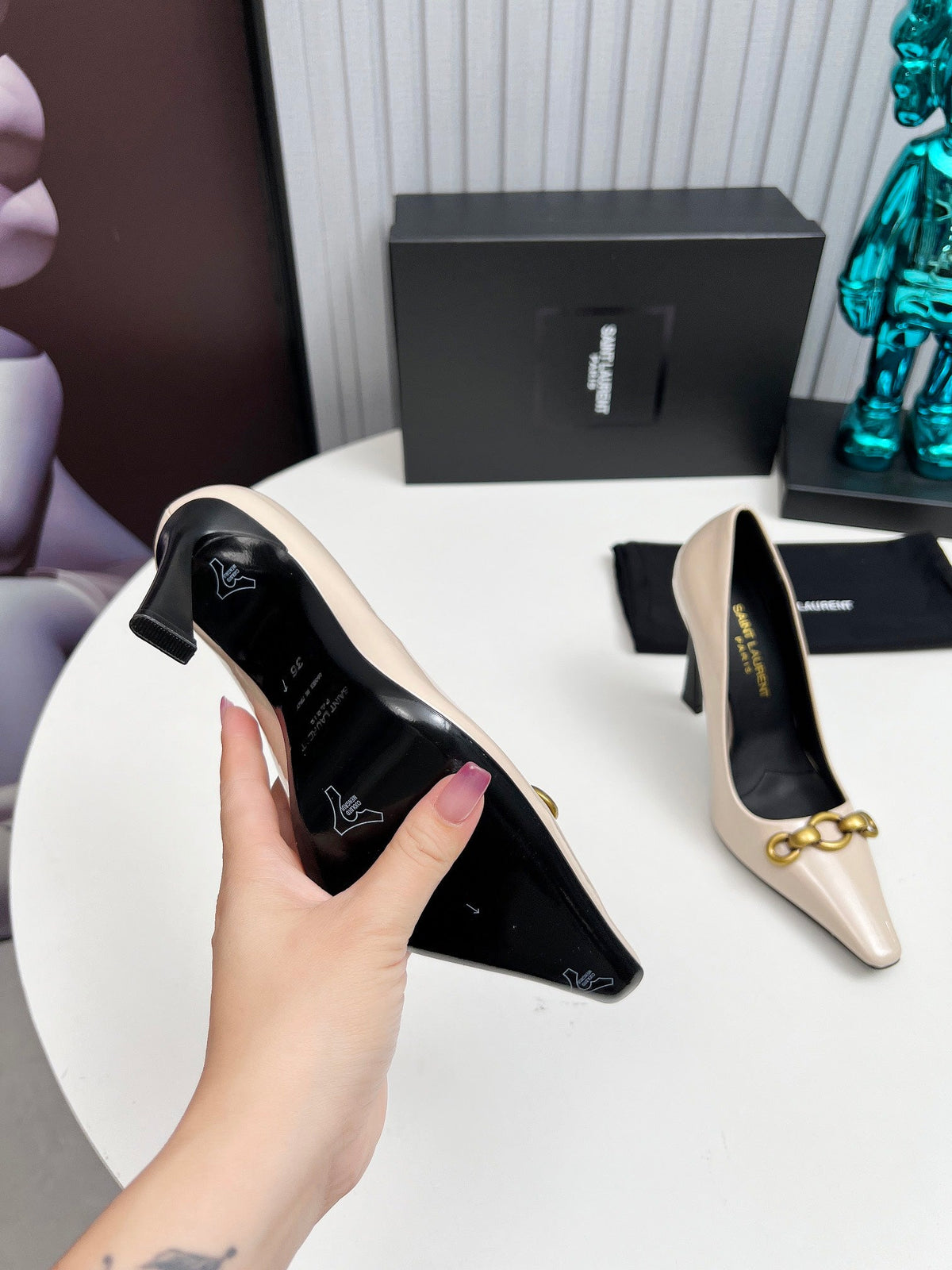YSL Hermione Pump 11cm Beige Patent Leather 680400