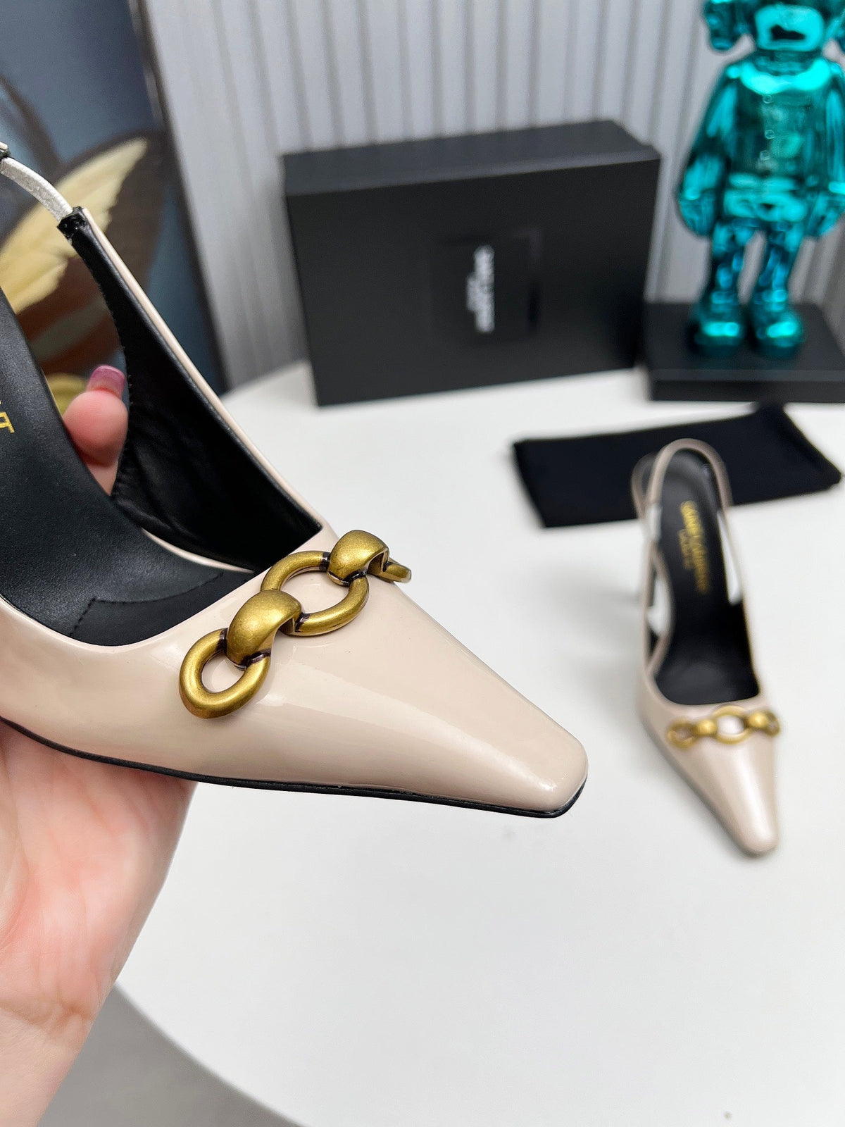 YSL Hermione Slingback 11cm Beige Patent Leather 680407