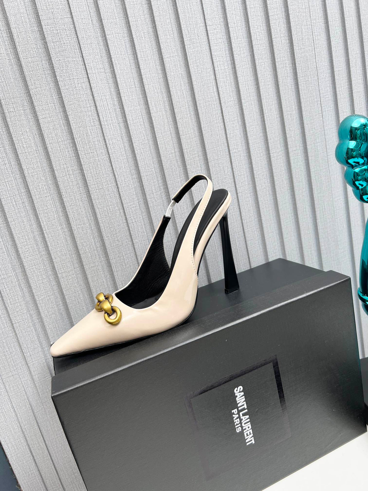YSL Hermione Slingback 11cm Beige Patent Leather 680407