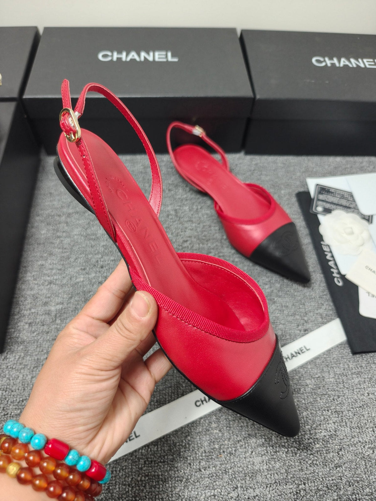 CC 26s Slingback Pointed Black Red Leather 681972
