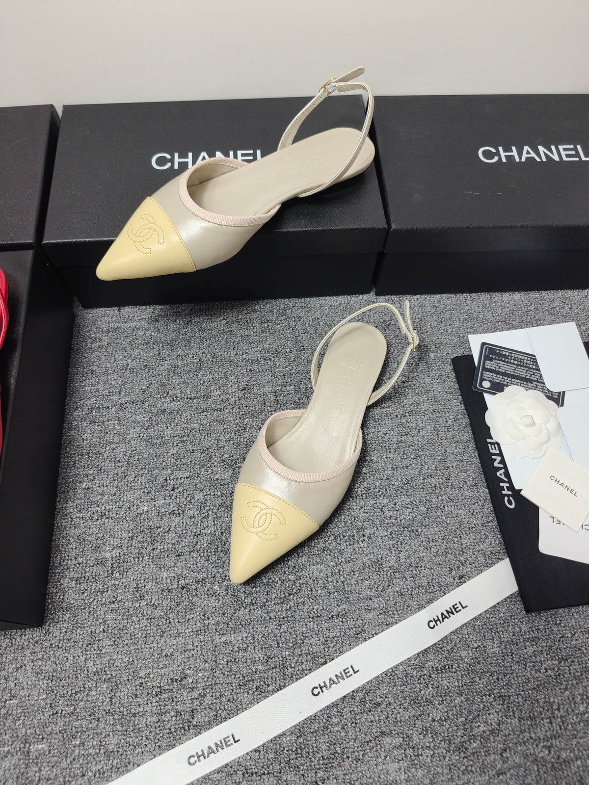 CC 26s Slingback Pointed Khahi Yellow Leather 681973